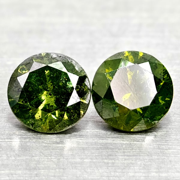 Natural Green Loose Diamond 0.39 Ct. 2 Pcs Round Diamond Cut 3.7 Mm (1 of 3)
