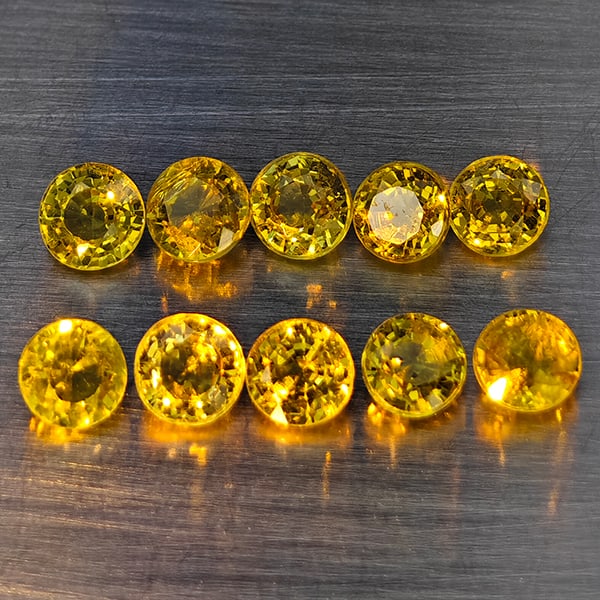 Natural Greenish Yellow Titanium Sphene Rainbow Spark 2.58 Ct. 10 Pcs Round Shape 3.7 Mm Gemstones: Product ID: 806509350 Product Name: Natural Sphene Weight: 2.58 CT. Size: 3.7 x 3.7 x 2.9 MM. Shape: Round Shape Color: Greenish Yellow Titanium Ranibow Spark Clarity:SI1 Luster: Good Gems Origin: Mad