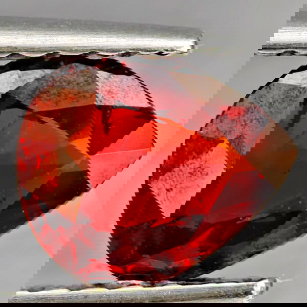 Natural Orangish Red Spessartine Garnet 0.81 Ct. Pear Shape 6.6 x 5.6 Mm Gemstones From Namibia (1 of 3)