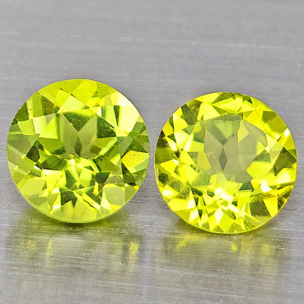 Natural Green Peridot 1.08 Ct. 2 Pcs. Round Shape 5.1 Mm. Gemstones from Pakistan (1 of 3)