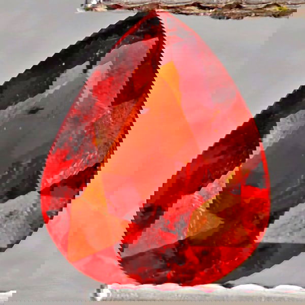 Natural Orangish Red Spessartine Garnet 0.64 Ct. Pear Shape 6.1 x 4.9 Mm Gemstones From Namibia (1 of 3)