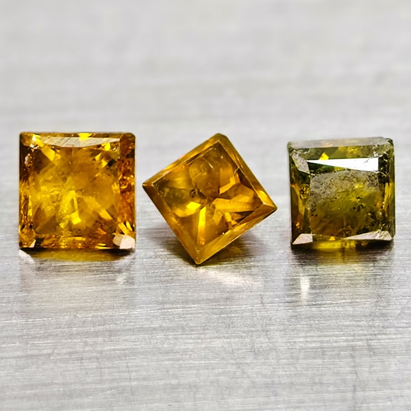 Natural Red Yellow Loose Diamond 0.55 Ct. 3 Pcs. Square Princess Cut 3.1 Mm: Product ID: 502100228 Product Name: Natural Enhanced Diamond Weight: 0.55 CT. Size: 3.1 x 3.1 x 2.4 MM. Shape: Square Princess Cut Color: Red Yellow Clarity:SI1 Luster: Good Gems Origin: Belgium Treat