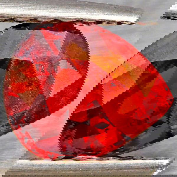 Natural Orangish Red Spessartine Garnet 0.86 Ct. Pear Shape 6.4 x 5.4 Mm Gemstones From Namibia (1 of 3)