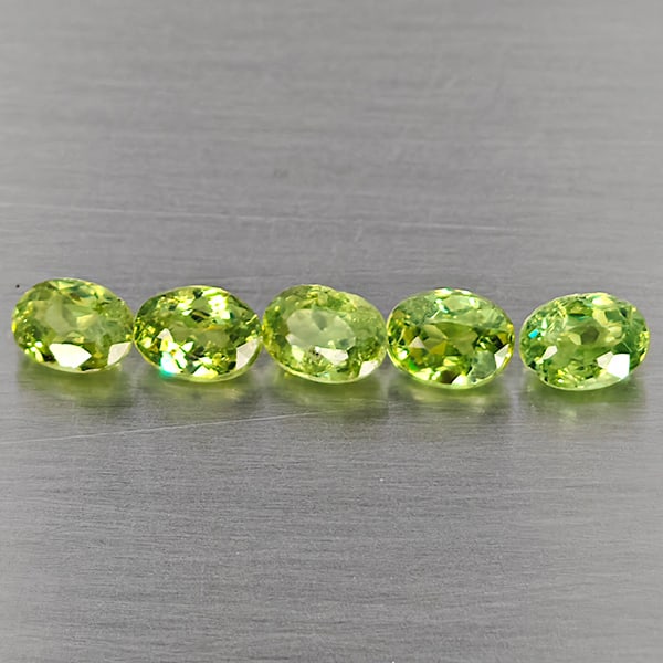 Natural Green Demantiod Garnet 1.11 Ct. 5 Pcs Oval Shape 4.2 x 3 Mm Gemstones From Madagascar (1 of 3)