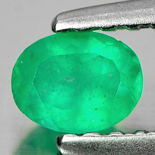 Natural Green Emerald 0.23 Ct. Oval Shape 5 x 4 Mm. Gemstone From Columbia (1 of 3)