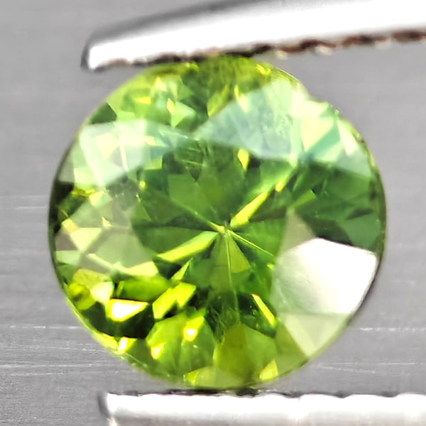 Natural Green Apatite 0.89 Ct. Round Shape 6.2 Mm Gemstone from Tanzania (1 of 3)