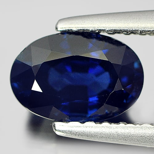 Natural Blue Sapphire 1.15 Ct. VVS Oval Shape 7.19 x 4.90 Mm. Gemstone From Madagascar (1 of 4)