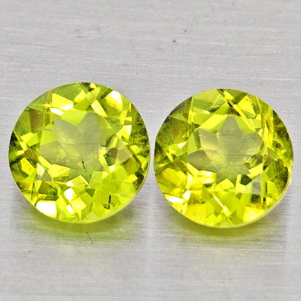 Natural Green Peridot 1.74 Ct. 2 Pcs Round Shape 6 Mm Gemstones from Pakistan (1 of 3)