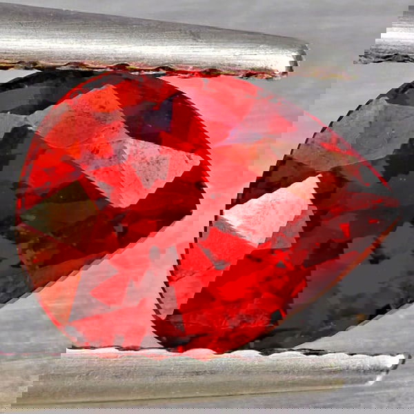 Natural Orangish Red Spessartine Garnet 1.15 Ct. Pear Shape 7.1 x 5.5 Mm Gemstones From Namibia (1 of 3)