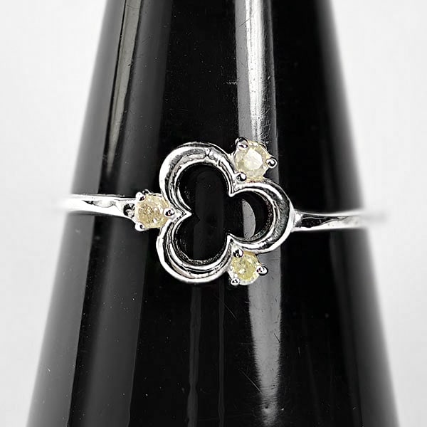 925 Sterling Silver Ring Jewelry 0.96 G. With Natural Diamond 0.07 Ct. Size 6.5: Product ID: 502100108 Product Type: 925 Sterling Silver Fine Jewelry Jewelry Weight: 0.96 Grams. Gemstones Color: White Champagne Metal: Solid Silver 92.5%. Gemstone Detail: At Your Service: At Treasu