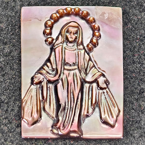 Natural Multi Color Seashell Pearl 3.44 Ct. Woman Carving Shape 16 x 12 Mm Gemstone From Thailand: Product ID: 805206453 Product Type: 925 Sterling Silver Fine Jewelry Jewelry Weight: 3.44 Grams. Gemstones Color: Multi-Color Metal: Solid Silver 92.5%. Gemstone Detail: Sea Shell At Your Service: At