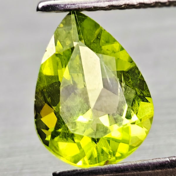 Natural Green Peridot 1.44 Ct. Pear Shape 8.7 x 6.8 Mm Gemstone From Pakistan (1 of 3)