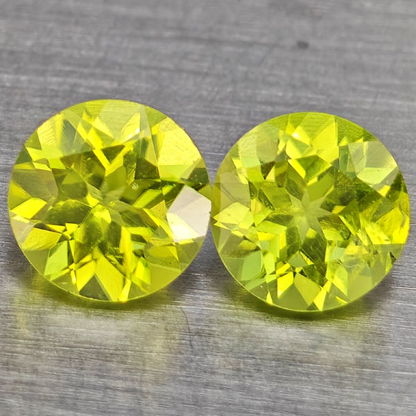 Natural Green Peridot 1.36 Ct. 2 Pcs. Round Shape 5.2 Mm. Gemstones from Pakistan (1 of 3)