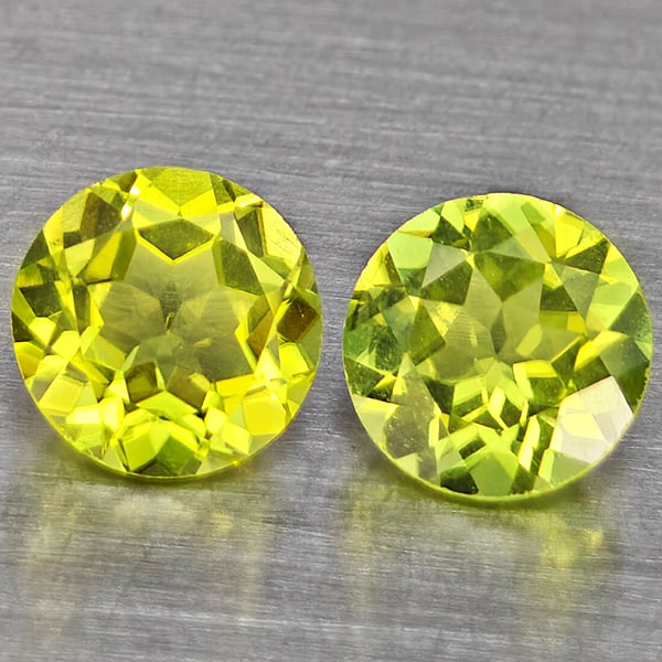 Natural Green Peridot 1.35 Ct. 2 Pcs. Round Shape 5.2 Mm. Gemstones from Pakistan (1 of 3)