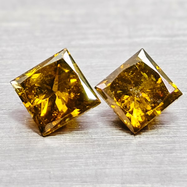 Natural Yellow Loose Diamond 0.20 Ct. 2 Pcs. Square Princess Cut 2.5 Mm: Product ID: 502100241 Product Name: Natural Enhanced Diamond Weight: 0.20 CT. Size: 2.5 x 2.5 x 1.7 MM. Shape: Square Princess Cut Color: Yellow Clarity:SI1 Luster: Good Gems Origin: Belgium Treatment
