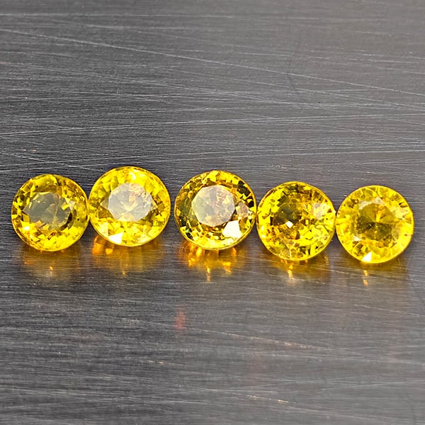Natural Greenish Yellow Titanium Sphene Rainbow Spark 1.54 Ct. 5 Pcs Round Shape 3.8 Mm Gemstones: Product ID: 806509362 Product Name: Natural Sphene Weight: 1.54 CT. Size: 3.8 x 3.8 x 2.8 MM. Shape: Round Color: Greenish Yellow Clarity:SI1 Luster: Good Gems Origin: Madagascar Treatment: Unheated C
