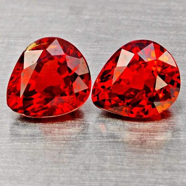 Natural Orange Red Spessartine Garnet 1.80 Ct. 2 Pcs Pear Shape 5.9 x 5 Mm Gemstones From Namibia: Product ID: 802937163 Product Name: Natural Garnet Weight: 1.80 CT. Size: 5.9 x 5 x 3.6 MM. Shape: Pear Color: Orange Red Clarity:VVS Luster: Good Gems Origin: Namibia Treatment: Unheated Crystal Stru
