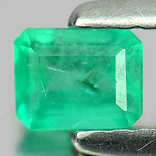 Natural Green Emerald 0.27 Ct. Octagon Shape 4.3 x 3.4 Mm. Gemstone from Columbia (1 of 3)