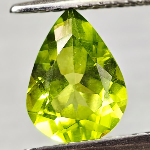 Natural Green Peridot 1.49 Ct. Pear Shape 9.1 x 6.7 Mm Gemstone From Pakistan (1 of 3)