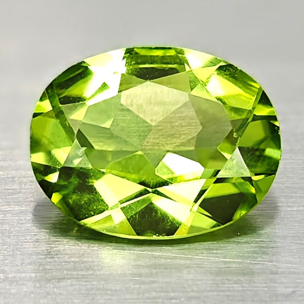 Natural Green Peridot 1.64 Ct. Oval Shape 6.9 x 8.8 Mm. Gemstone From Pakistan (1 of 3)