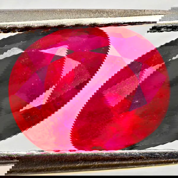 Natural Purplish Red Ruby 2.58 Ct. Oval Shape 9 x 7.2 Mm Gemstone From Madagascar (1 of 3)