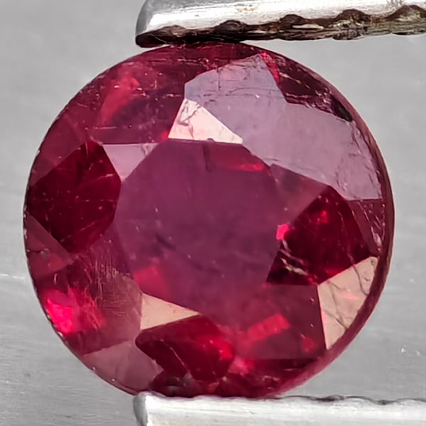 Natural Pinkish Red Ruby 1.04 Ct. Round Shape 5.5 Mm Gemstone From Madagascar (1 of 3)