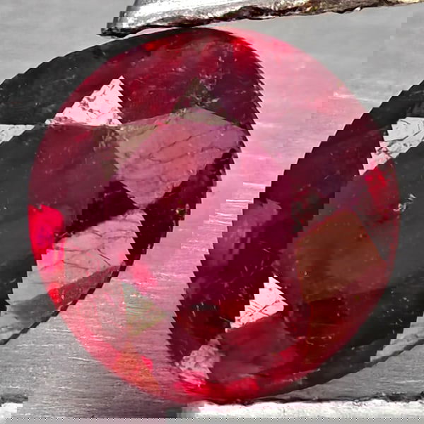 Natural Pinkish Red Ruby 0.49 Ct. Round Shape 4.9 Mm Gemstone From Madagascar (1 of 3)