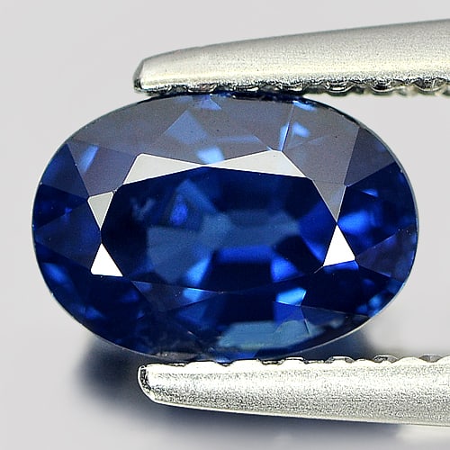 Natural Blue Sapphire 1.33 Ct. VVS Oval Shape 7.16 x 5.09 Mm. Gemstone from Madagascar (1 of 4)