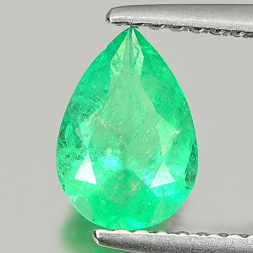 Natural Green Emerald 0.92 Ct. Pear Shape 8.5 x 5.9 Mm. Gemstone From Columbia (1 of 3)