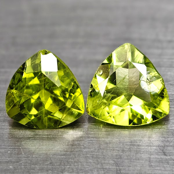 Natural Green Peridot 1.42 Ct. 2 Pcs. Trilliant Shape 6 Mm Gemstones From Pakistan (1 of 3)