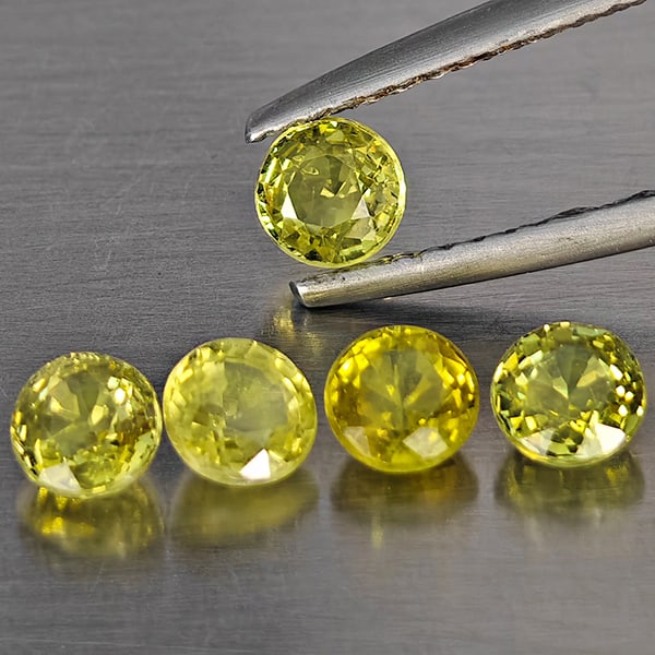 Natural Greenish Yellow Titanium Sphene Rainbow Spark 1.70 Ct. 5 Pcs Round Shape 4.1 Mm Gemstones: Product ID: 806509397 Product Name: Natural Sphene Weight: 1.70 CT. Size: 4.1 x 4.1 x 2.4 MM. Shape: Round Color: Greenish Yellow Clarity:SI1 Luster: Good Gems Origin: Madagascar Treatment: Unheated C