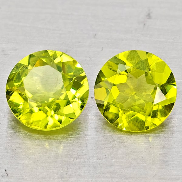 Natural Green Peridot 1.60 Ct. 2 Pcs Round Shape 6 Mm Gemstones from Pakistan (1 of 3)