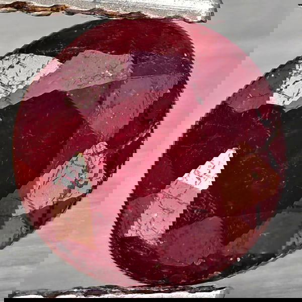 Natural Pinkish Red Ruby 1.12 Ct. Round Shape 5.7 Mm Gemstone From Madagascar (1 of 3)