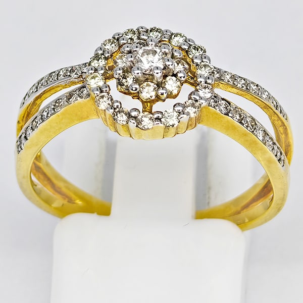 Natural Diamond 0.37 Ct. 9K Gold Jewelry Ring Size 8.5 (1 of 3)