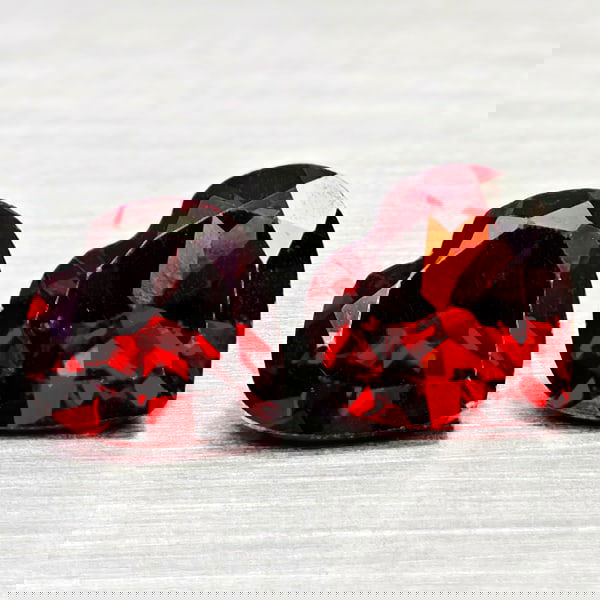Natural Orangish Red Garnet 2.36 Ct. 2 Pcs Heart Shape 6.9 x 6.7 MM Gemstones From Tanzania (1 of 3)