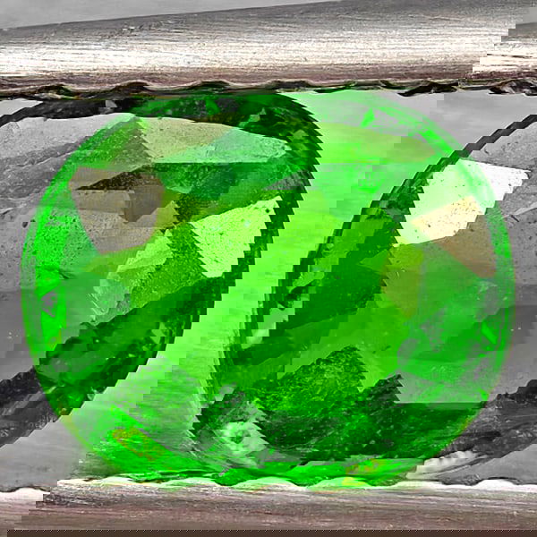 Natural Green Tsavorite Garnet 0.55 Ct. Oval Shape 5.5 x 4.5 Mm Gemstone From Tanzania (1 of 3)