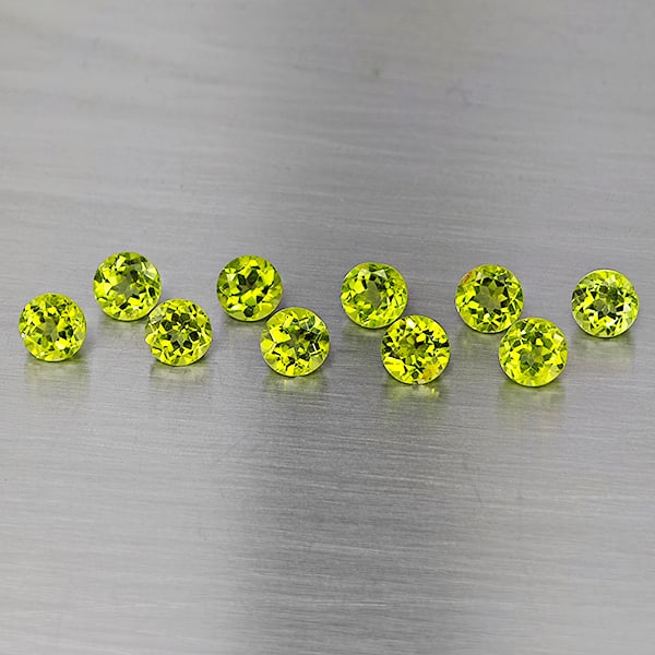 Natural Green Peridot 6.06 Ct. 10 Pcs Round Shape 5.3 Mm Gemstones from Pakistan: Product ID: 805317774 Product Name: Natural Peridot Weight: 6.06 CT. Size: 5.3 x 5.3 x 3.3 MM. Shape: Round Color: Green Clarity:SI1 Luster: Good Gems Origin: Pakistan Treatment: Unheated Crystal Stru