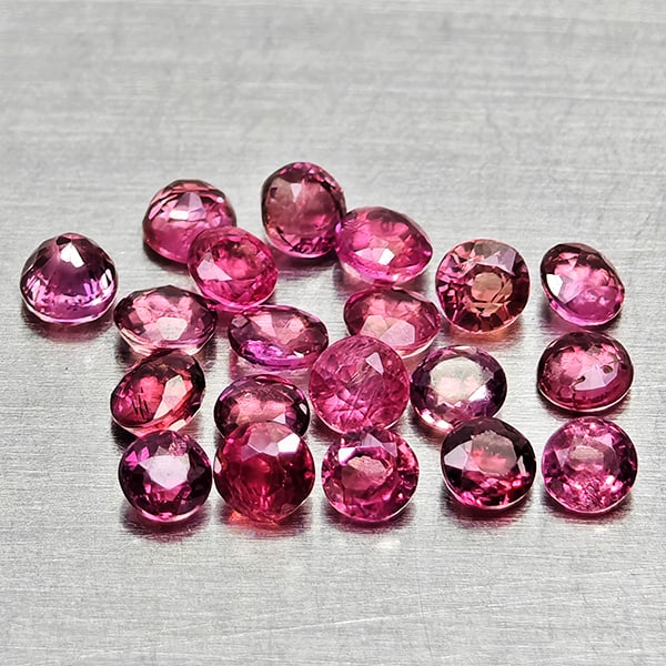 Natural Pinkish Red Ruby 1.31 Ct. 20 Pcs Round Shape 2.2 Mm Gemstones From Thailand (1 of 3)