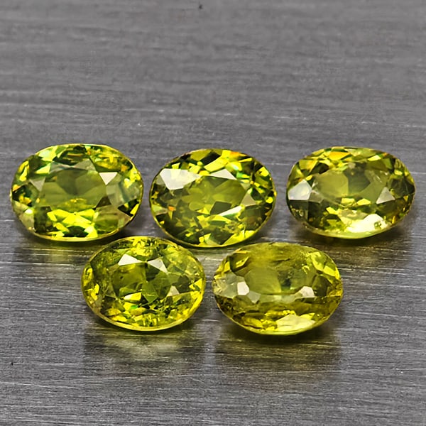 Natural Green Demantiod Garnet 1.27 Ct. 5 Pcs Oval Shape 4 x 3.3 Mm Gemstones From Madagascar: Product ID: 802937567 Product Name: Natural Demantoid Weight: 1.27 CT. Size: 4 x 3.3 x 2.4 MM. Shape: Oval Color: Green Clarity:SI1 Luster: Good Gems Origin: Madagascar Treatment: Unheated Crystal Str