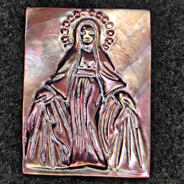 Natural Multi Color Seashell Pearl 4.15 Ct. Woman Carving Shape 16 x 12 Mm Gemstone From Thailand: Product ID: 805206459 Product Type: 925 Sterling Silver Fine Jewelry Jewelry Weight: 4.15 Grams. Gemstones Color: Multi-Color Metal: Solid Silver 92.5%. Gemstone Detail: Sea Shell At Your Service: At