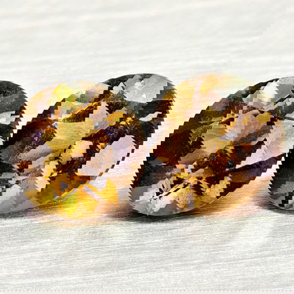 Natural Smokey Quartz 1.80 Ct. 2 Pcs Round Shape 6.4 Mm Gemstones From Brazil: Product ID: 805529904 Product Name: Natural Quartz Weight: 1.80 CT. Size: 6.4 x 6.4 x 4.1 MM. Shape: Round Color: Smokey Clarity:VSI Luster: Good Gems Origin: Brazil Treatment: Unheated Crystal Struct