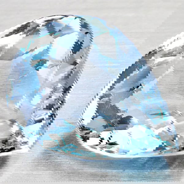 Natural Light Blue Aquamarine 1.12 Ct. Pear Shape 8.6 x 6.5 Mm Gemstone From Brazil: Product ID: 800812172 Product Name: Natural Aquamarine Weight: 1.12 CT. Size: 8.6 x 6.5 x 3.9 MM. Shape: Pear Shape Color: Light Blue Clarity:VSI - SI1 Luster: Good Gems Origin: Brazil Treatment: Unhe