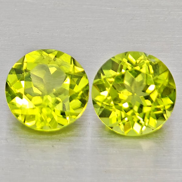 Natural Green Peridot 1.76 Ct. 2 Pcs Round Shape 6 Mm Gemstones from Pakistan (1 of 3)