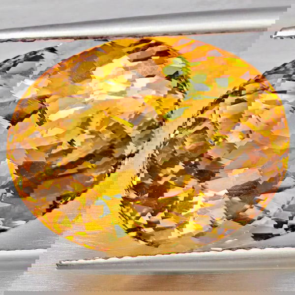 Natural Imperial Topaz 18.27 Ct. Oval Shape 17.2 x 13.2 Mm Gemstone From Brazil: Product ID: 807168564 Product Name: Natural Topaz Weight: 18.27 CT. Size: 17.2 x 13.2 x 10.8 MM. Shape: Oval Shape Color: Imperial Clarity:VSI Luster: Good Gems Origin: Brazil Treatment: Treated Cryst