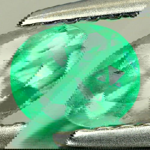 Natural Green Emerald 0.41 Ct. Oval Shape 5.4 x 4.4 Mm. Gemstone (1 of 3)