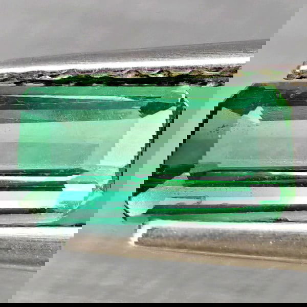 Natural Green Tourmaline 0.98 Ct. Octagon Shape 7.6 x 4 Mm. Gemstone From Nigeria (1 of 3)