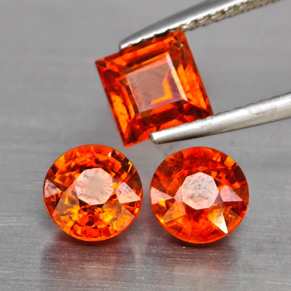 Natural Orangish Red Spessartine Garnet 4.24 Ct. 3 Pcs Mixed Shape Gemstones From Namibia: Product ID: 802937929 Product Name: Natural Garnet Weight: 4.24 CT. Size: 6.2 x 6.2 x 4.2 to 6 x 6 x 4 MM. Shape: Mixed Shape Color: Orangish Red Clarity:SI1 Luster: Good Gems Origin: Namibia Treatmen