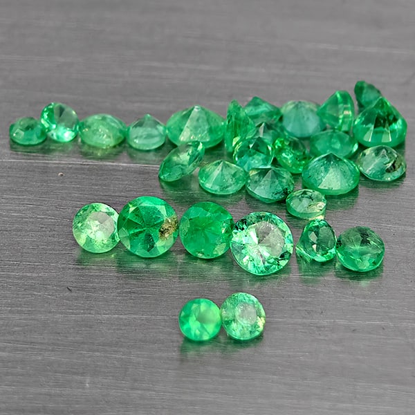 Natural Green Emerald 0.50 Ct. 28 Pcs Round Shape Gemstones From Columbia (1 of 3)