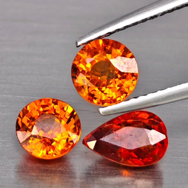 Natural Orangish Red Spessartine Garnet 3.61 Ct. 3 Pcs Mixed Shape Gemstones From Namibia: Product ID: 802937938 Product Name: Natural Garnet Weight: 3.61 CT. Size: 7.8 x 5.3 x 4.1 to 6.1 x 6.1 x 4 MM. Shape: Mixed Shape Color: Orangish Red Clarity:SI1 Luster: Good Gems Origin: Namibia Trea
