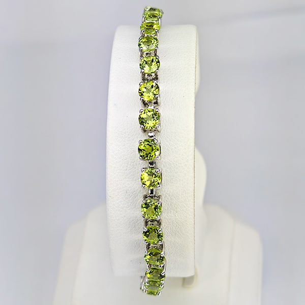 Natural Green Peridot with 952 Sterling Silver Bracelet Jewelry 6.05 Grams Length 10 Inch. (1 of 3)
